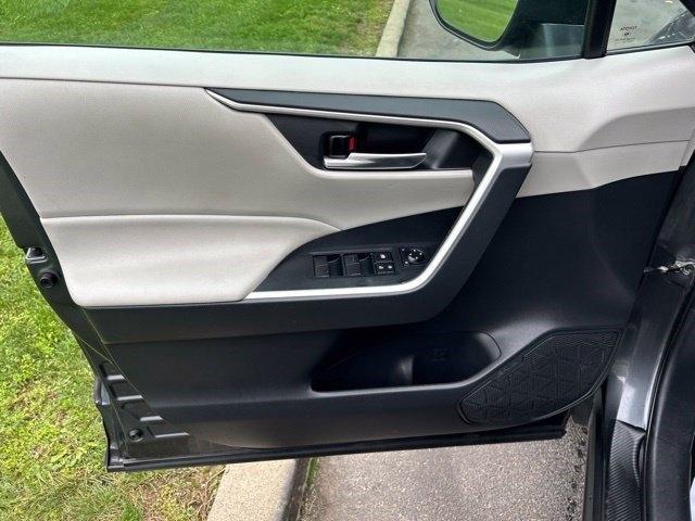 Toyota RAV4 XLE 2021