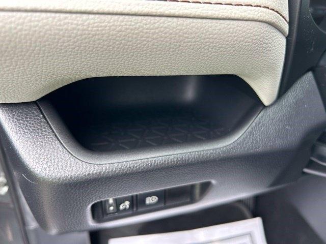 Toyota RAV4 XLE 2021