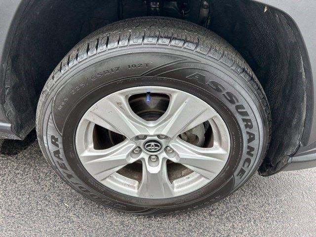 Toyota RAV4 XLE 2021