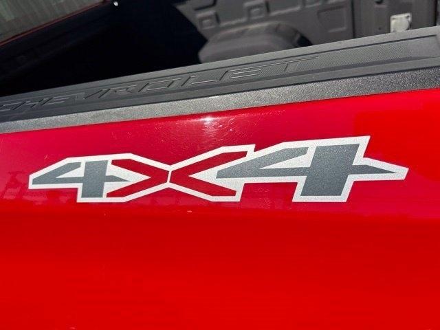 Chevrolet Silverado 1500 LT Crew Cab 4WD 2023