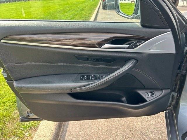 BMW 5-Series 530i xDrive 2019