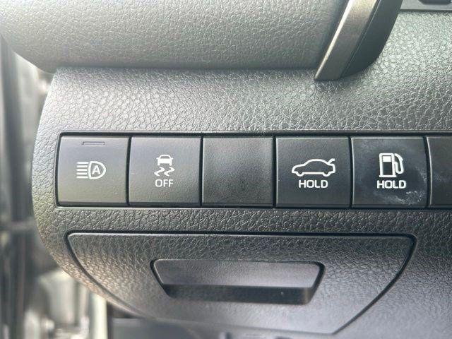 Toyota Camry Hybrid LE 2023
