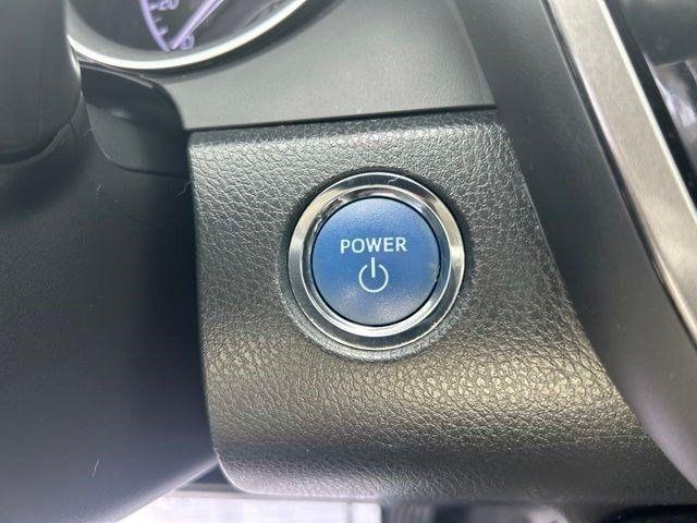 Toyota Camry Hybrid LE 2023
