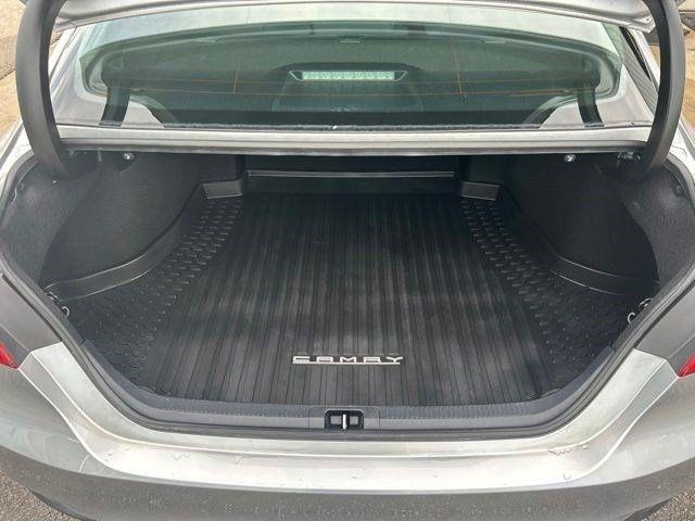 Toyota Camry Hybrid LE 2023