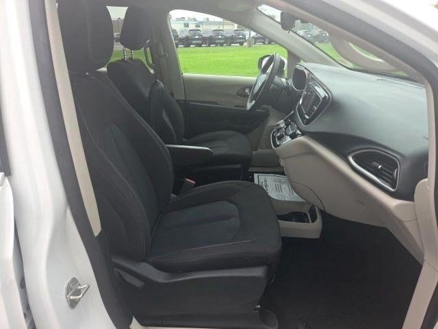 Chrysler Voyager LX 2023