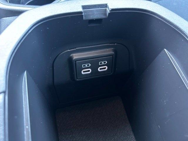 Toyota RAV4 Hybrid LE 2024