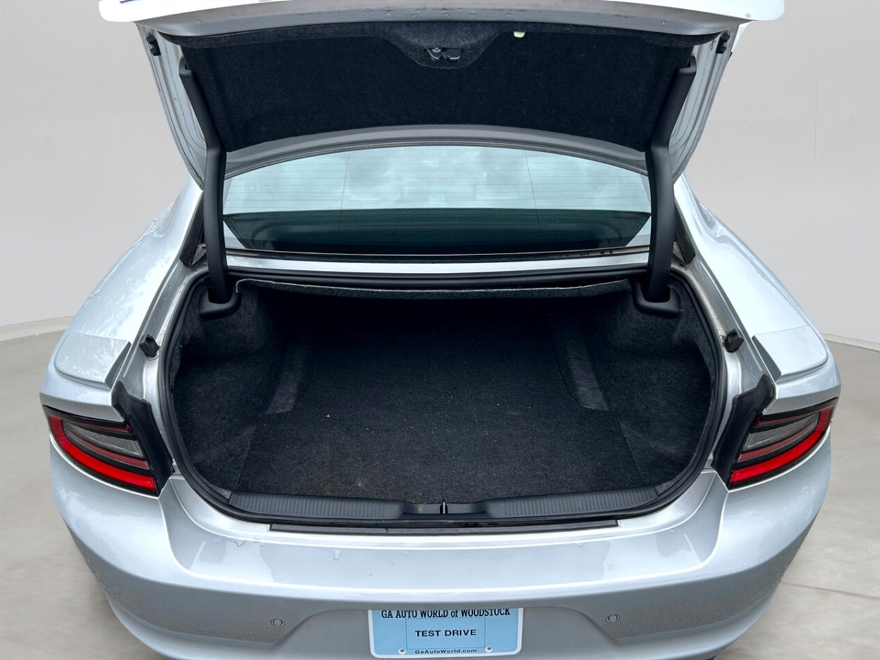 Dodge Charger SXT Plus 4D Sedan 2020 Dodge Charger SXT Plus 4D Sedan 2020