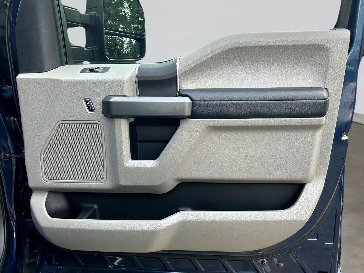 Ford F-250 SD XLT 4WD 2017 Ford F-250 SD XLT 4WD 2017