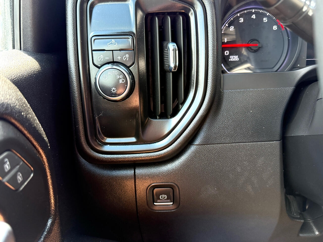 Chevrolet Silverado 2500HD Work Truck Double Cab 2WD 2023