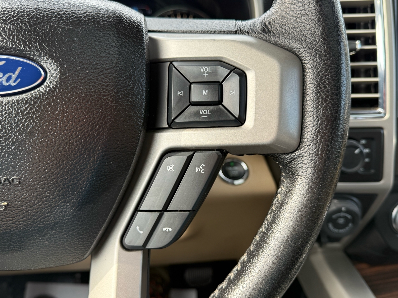 Ford F-150 Lariat 2016