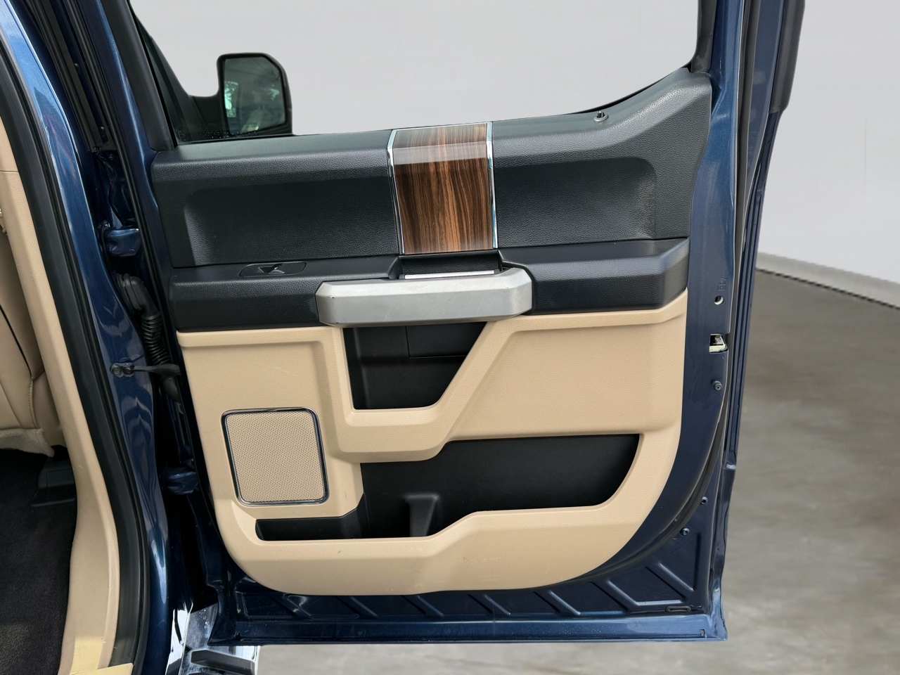 Ford F-150 Lariat 2016