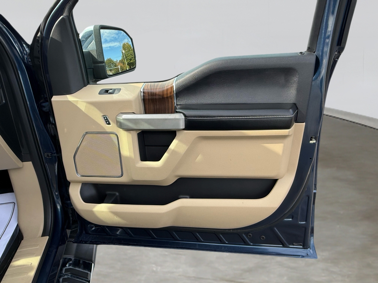 Ford F-150 Lariat 2016