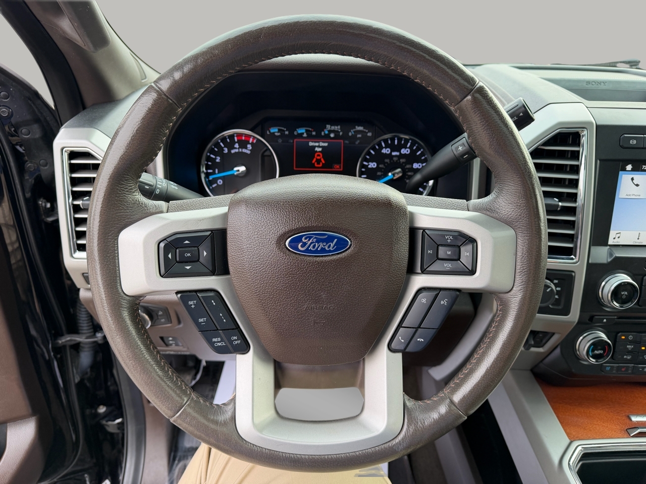 Ford F-350 SD King Ranch Crew Cab Long Bed DRW 4WD 2017