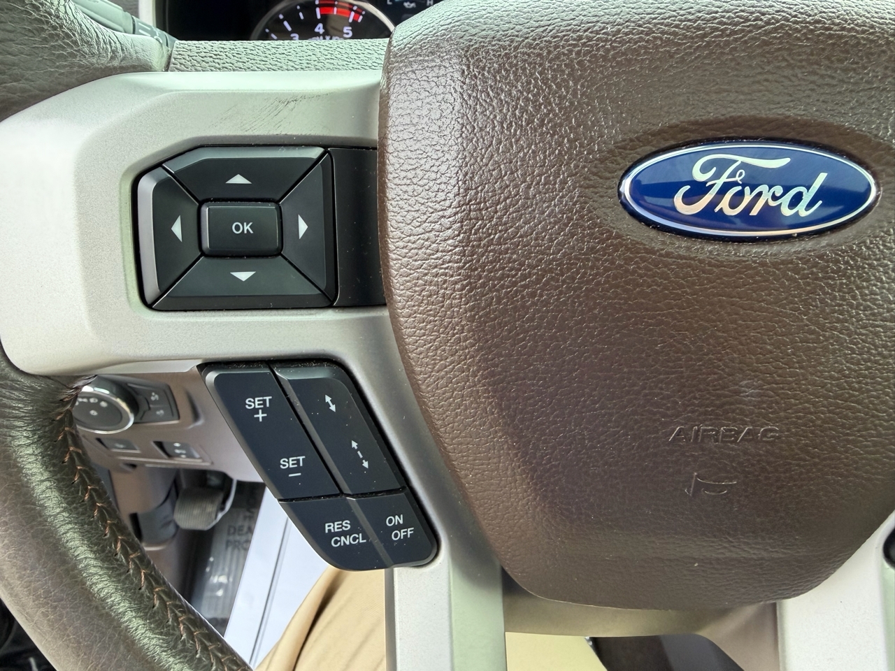 Ford F-350 SD King Ranch Crew Cab Long Bed DRW 4WD 2017