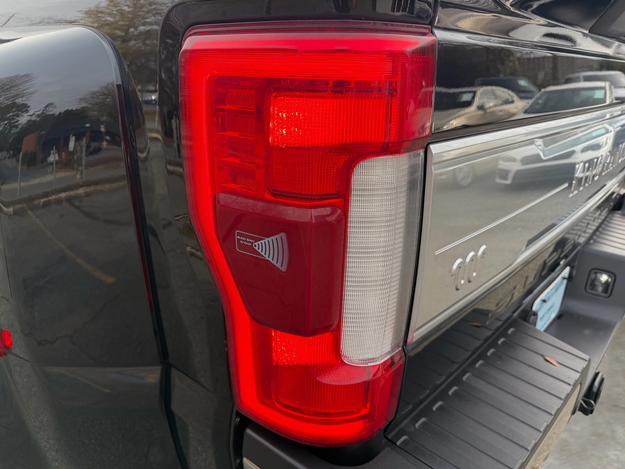 Ford F-350 SD King Ranch Crew Cab Long Bed DRW 4WD 2017