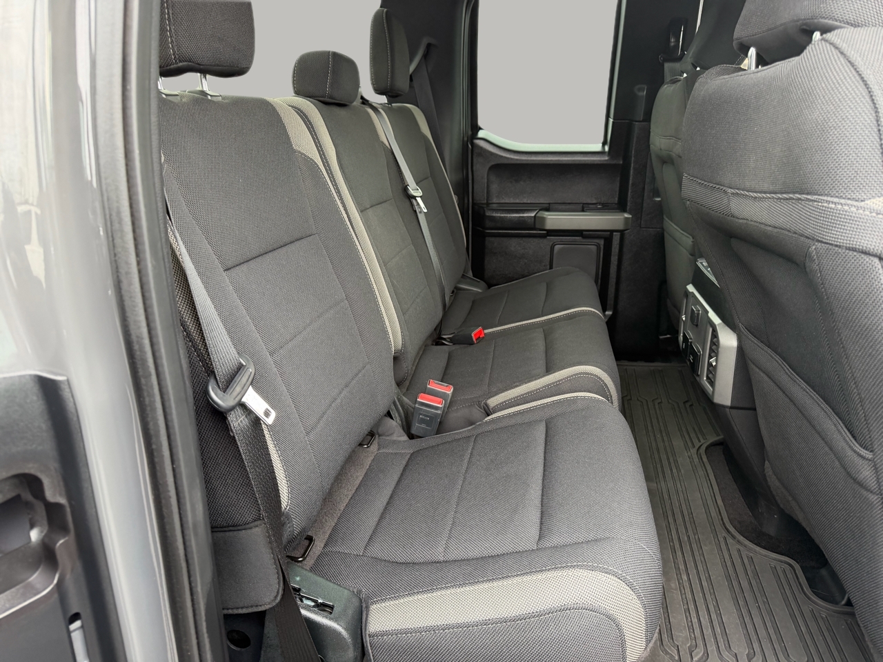 Ford F-150 SVT Raptor 2018