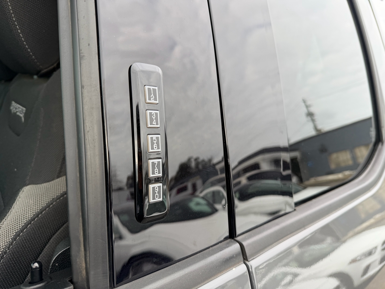 Ford F-150 SVT Raptor 2018