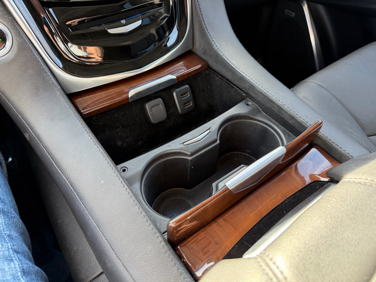 Cadillac Escalade ESV 2WD Premium 2016