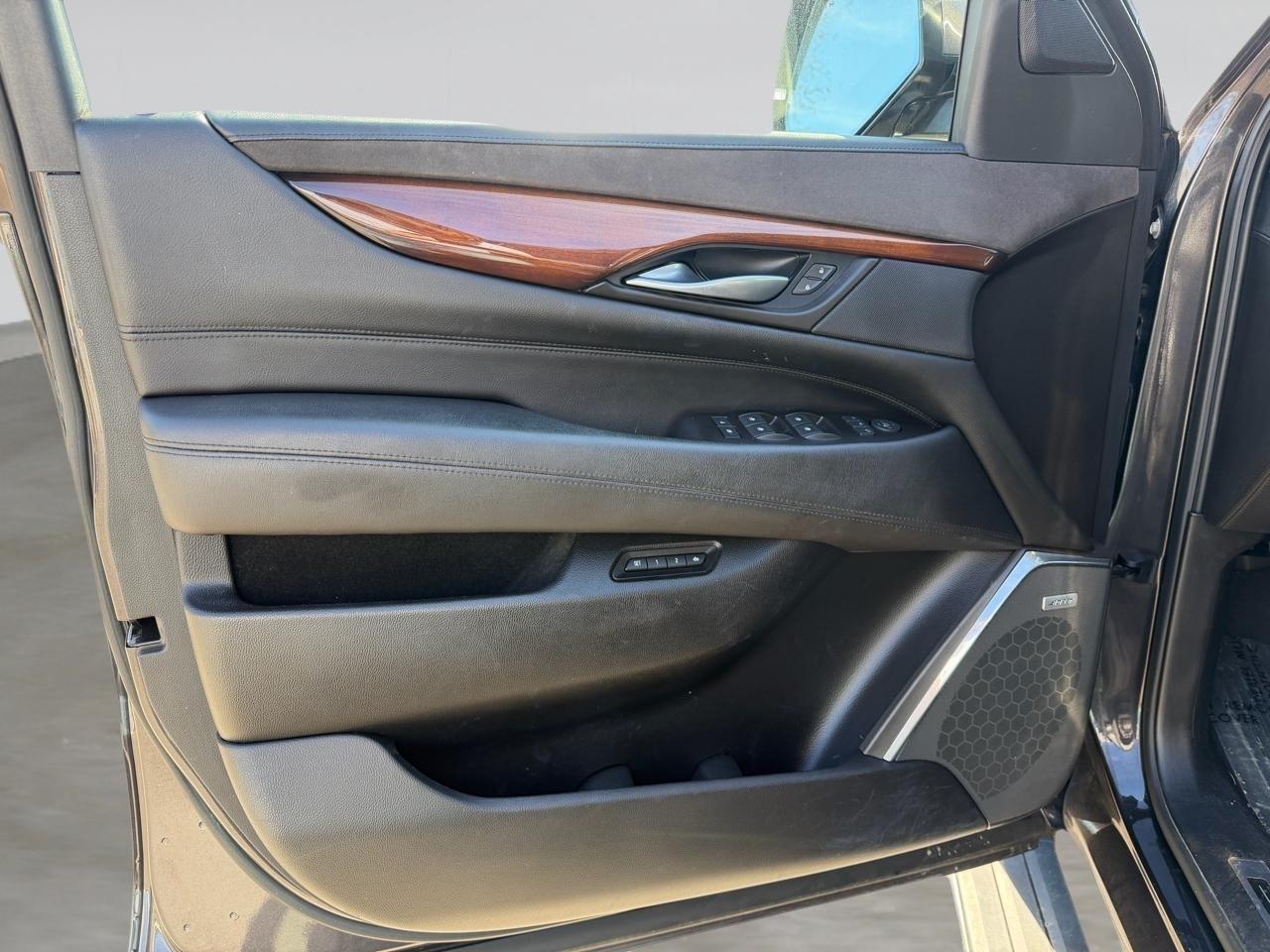 Cadillac Escalade ESV 2WD Premium 2016