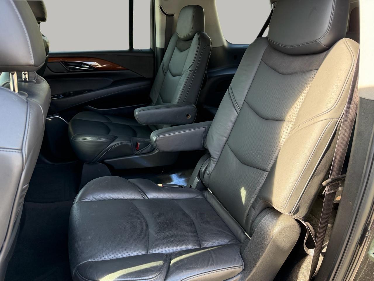 Cadillac Escalade ESV 2WD Premium 2016