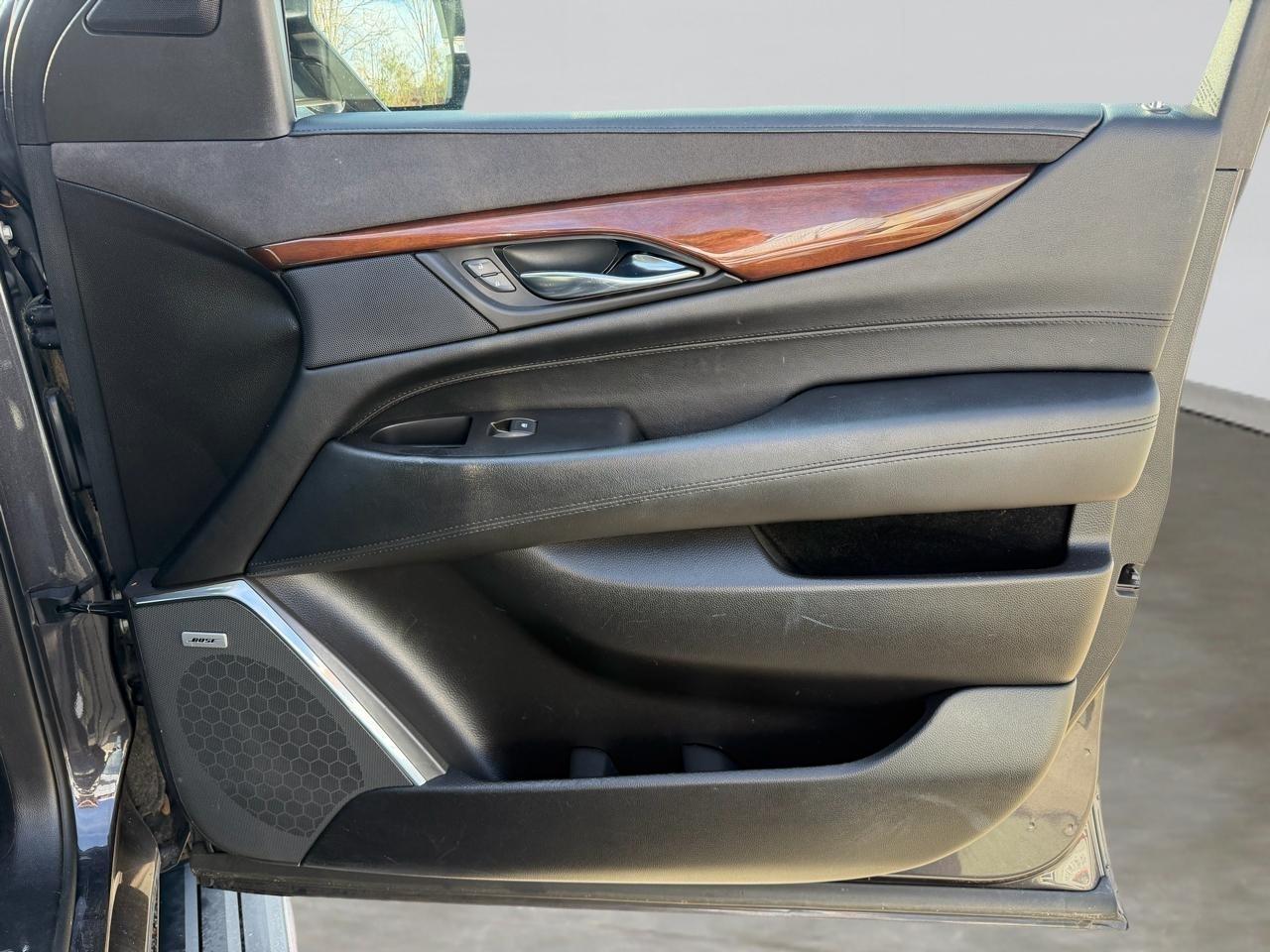 Cadillac Escalade ESV 2WD Premium 2016