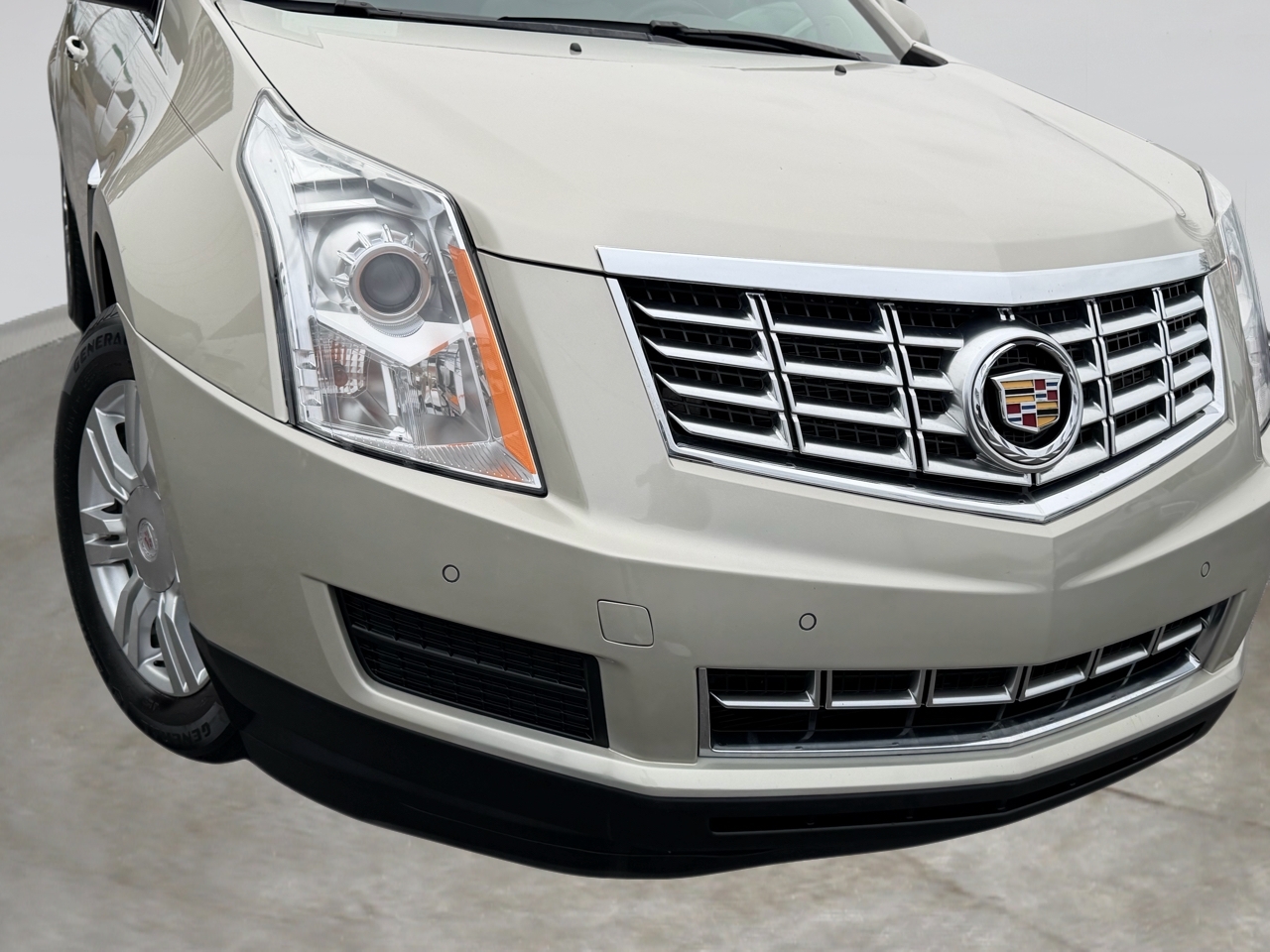 Cadillac SRX Luxury Collection FWD 2014