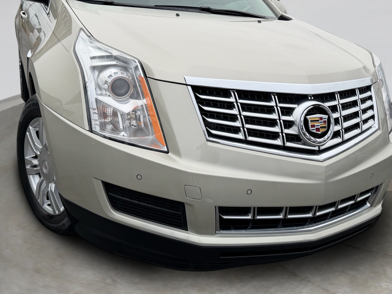Cadillac SRX Luxury Collection FWD 2014