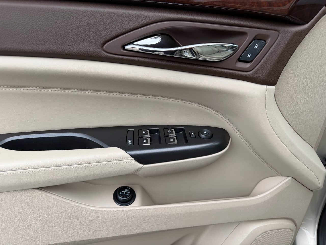 Cadillac SRX Luxury Collection FWD 2014