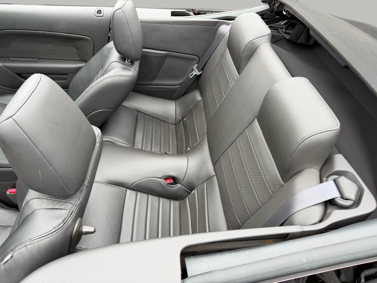 Ford Mustang GT Deluxe Convertible 2008