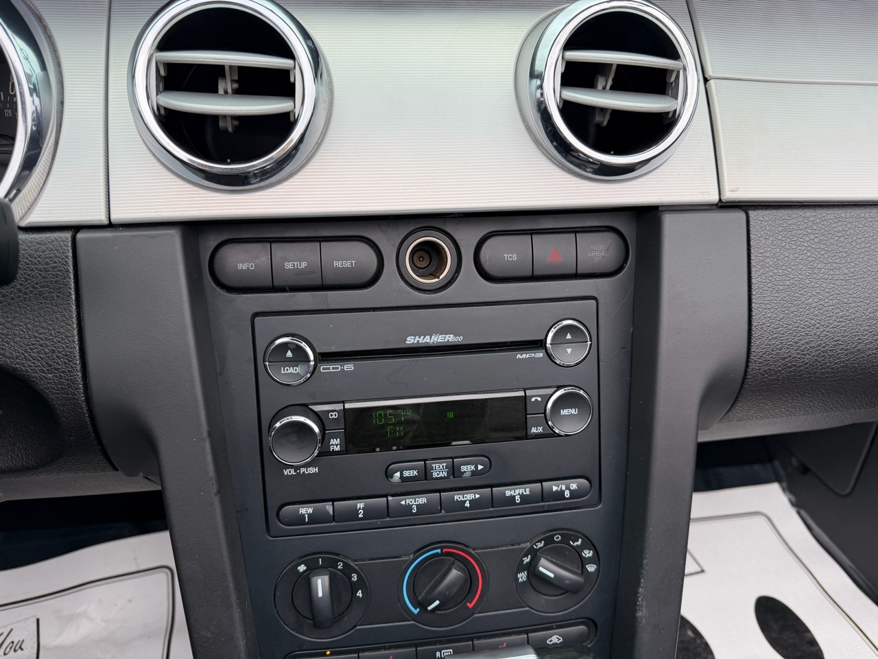 Ford Mustang GT Deluxe Convertible 2008