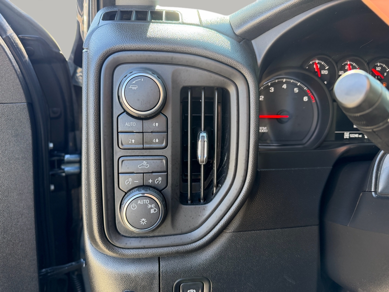 Chevrolet Silverado 1500 Custom Trail Boss Crew Cab Short Box 4WD 2020