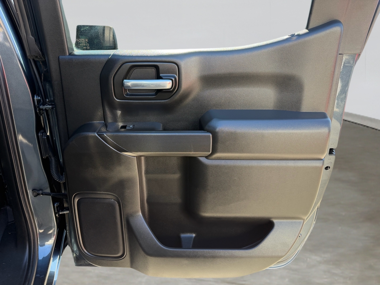 Chevrolet Silverado 1500 Custom Trail Boss Crew Cab Short Box 4WD 2020