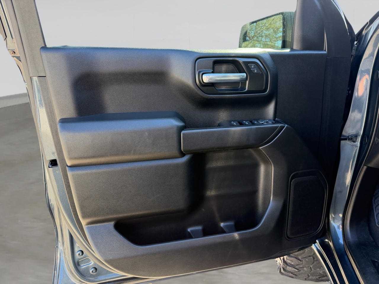 Chevrolet Silverado 1500 Custom Trail Boss Crew Cab Short Box 4WD 2020