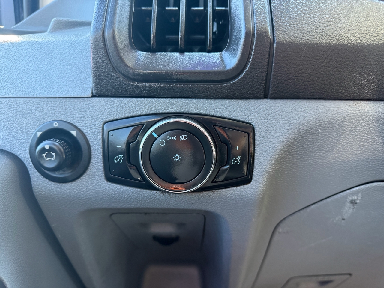 Ford Transit 350 Wagon HD High Roof XLT Dual Slide. 148 WB EL 2019