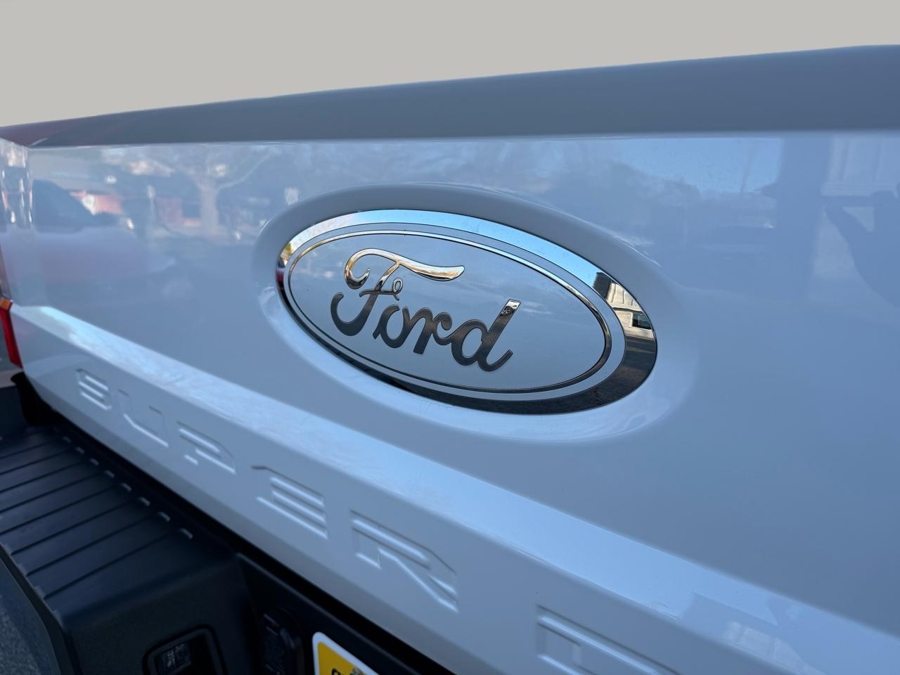 Ford F-250 SD Lariat Crew Cab 4WD 2019