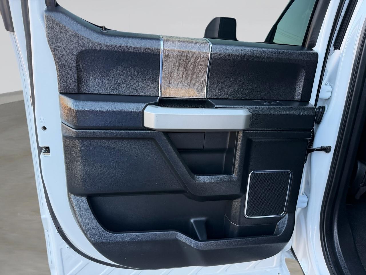 Ford F-250 SD Lariat Crew Cab 4WD 2019