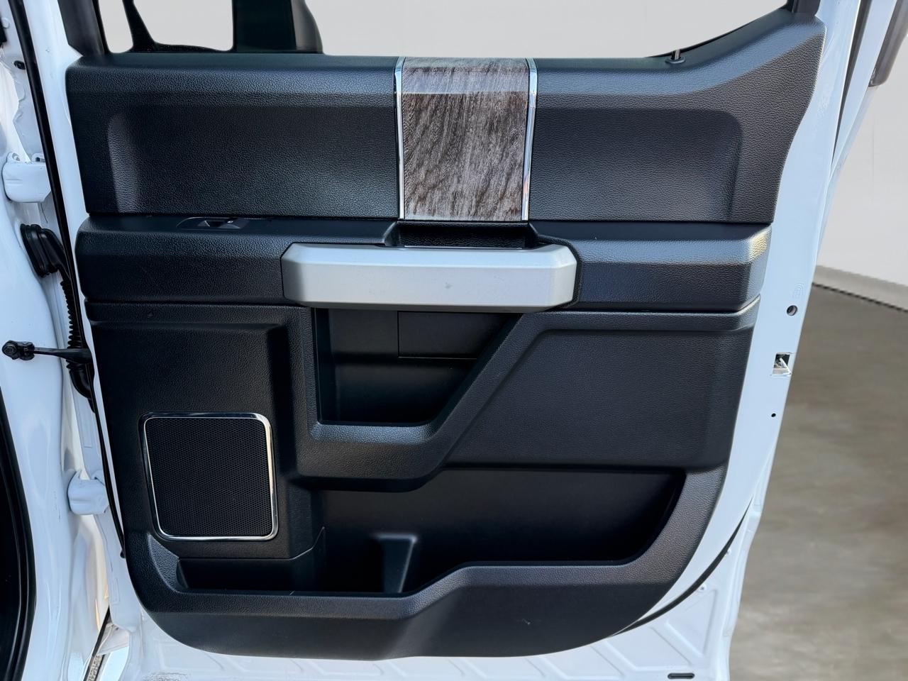 Ford F-250 SD Lariat Crew Cab 4WD 2019