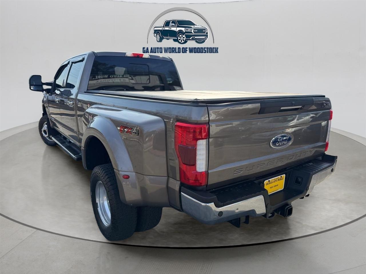 Ford F-350 SD Lariat Crew Cab Long Bed DRW 4WD 2019