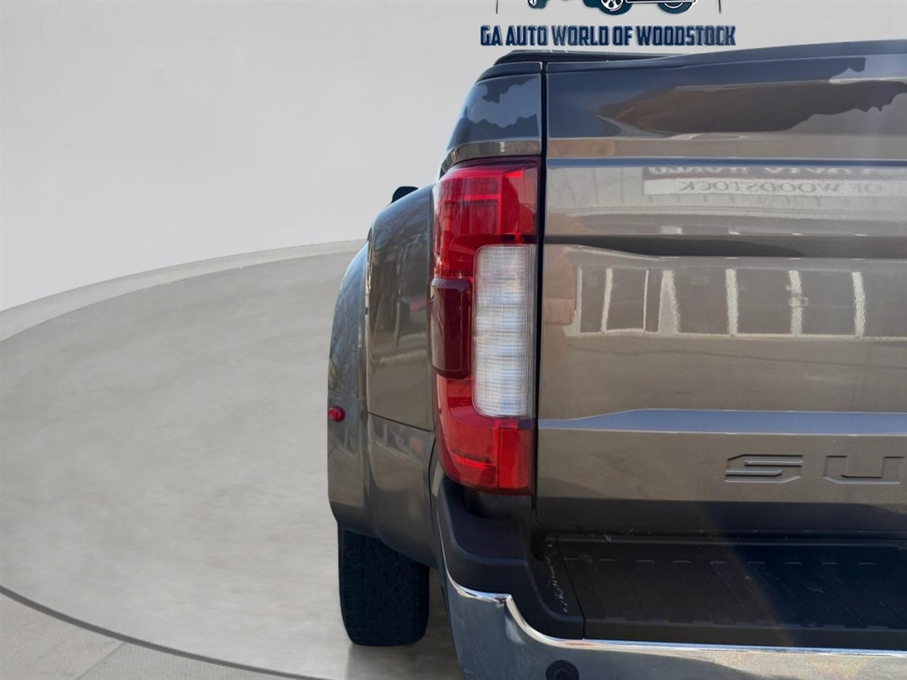 Ford F-350 SD Lariat Crew Cab Long Bed DRW 4WD 2019