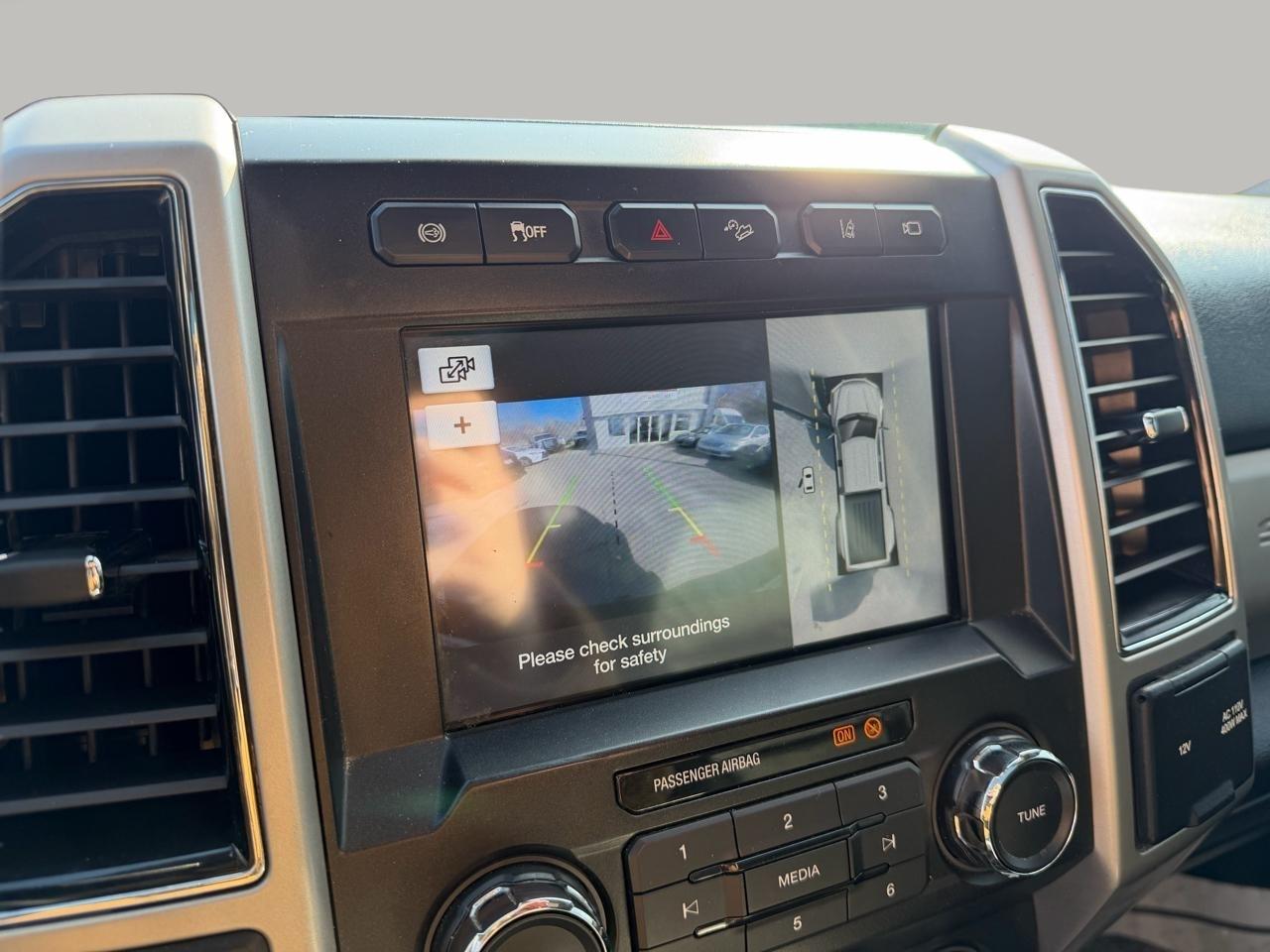 Ford F-350 SD Lariat Crew Cab Long Bed DRW 4WD 2019