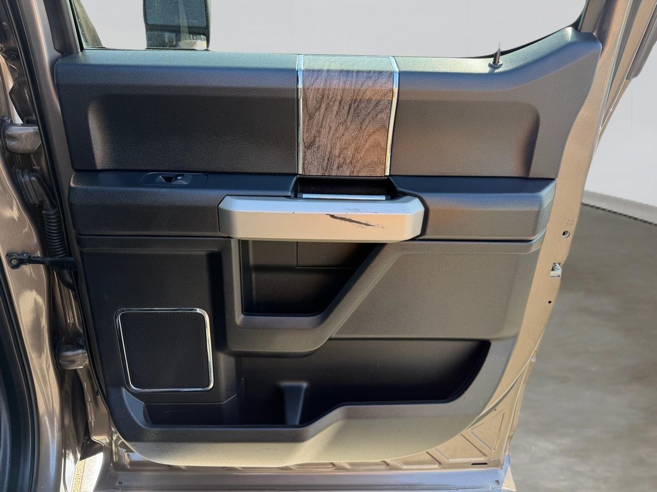 Ford F-350 SD Lariat Crew Cab Long Bed DRW 4WD 2019