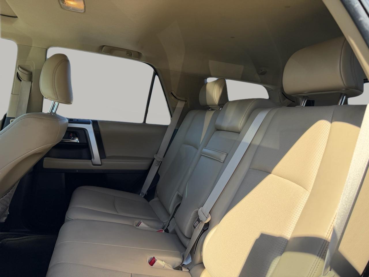 Toyota 4Runner Limited 2WD V6 2015