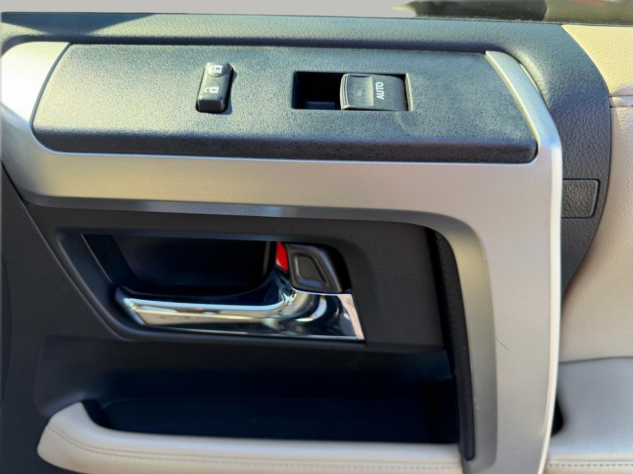 Toyota 4Runner Limited 2WD V6 2015