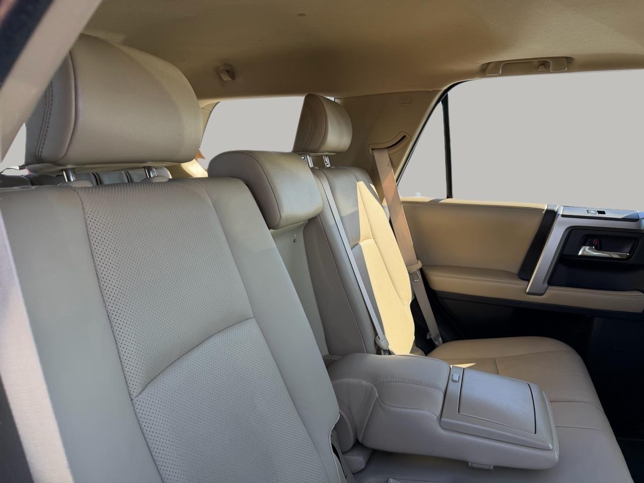 Toyota 4Runner Limited 2WD V6 2015