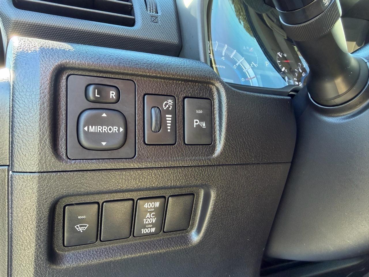 Toyota 4Runner Limited 2WD V6 2015