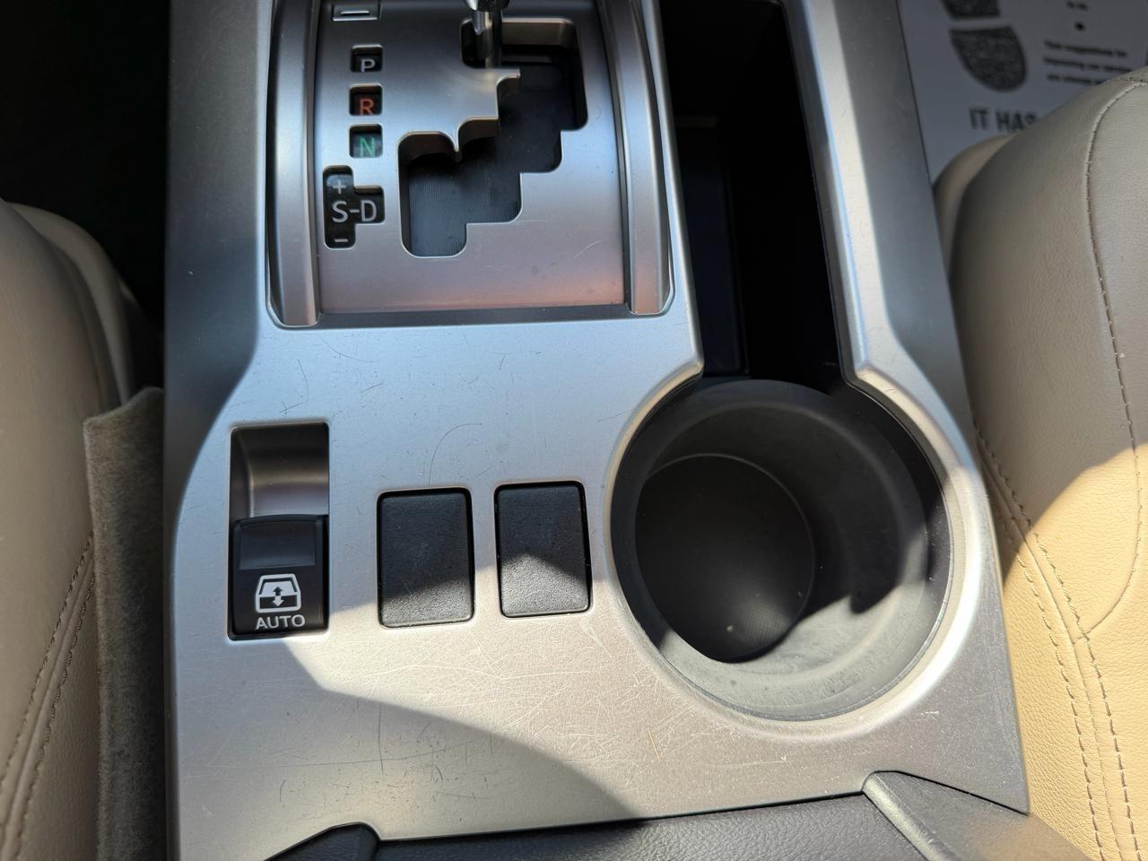 Toyota 4Runner Limited 2WD V6 2015