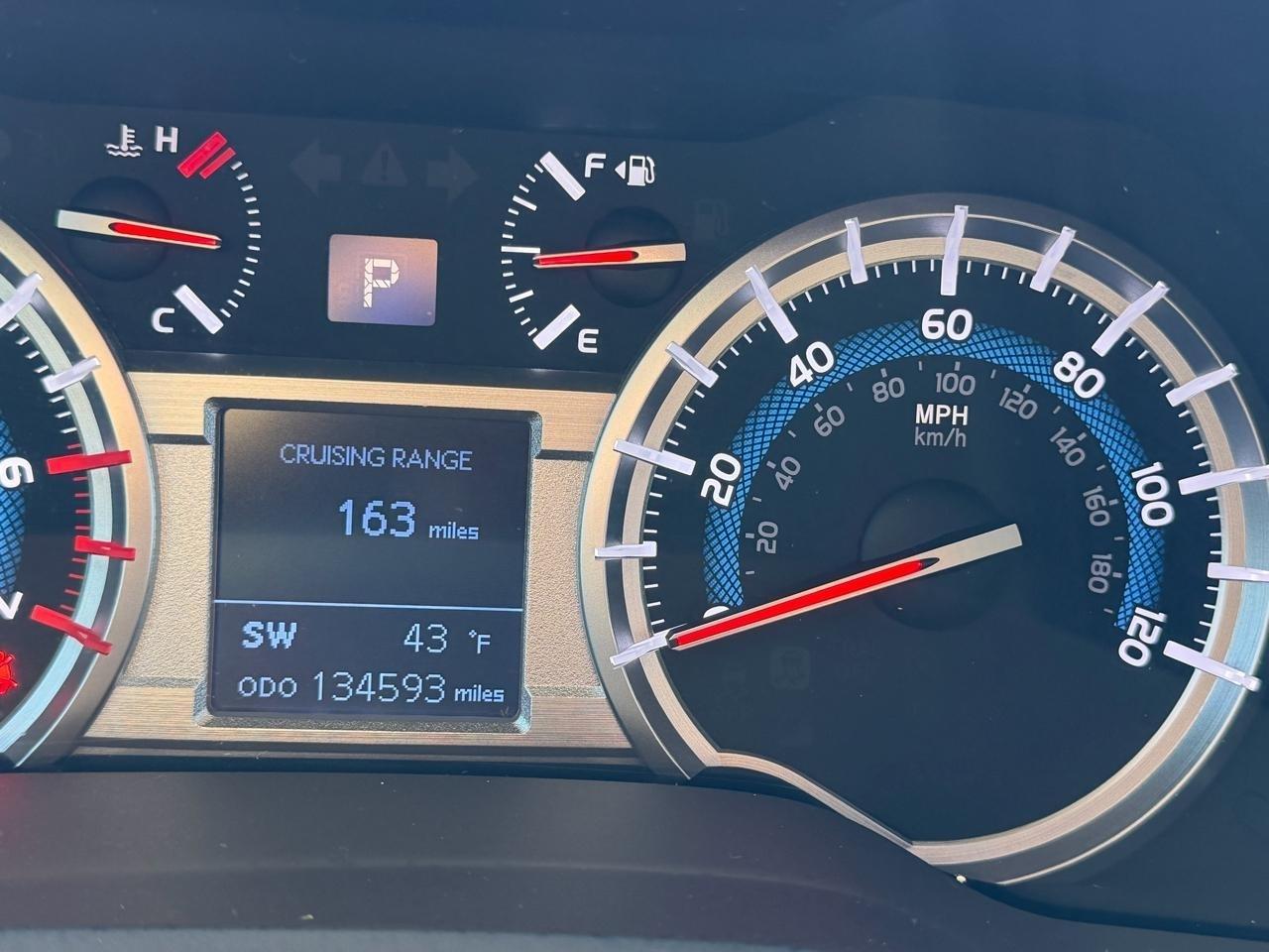 Toyota 4Runner Limited 2WD V6 2015