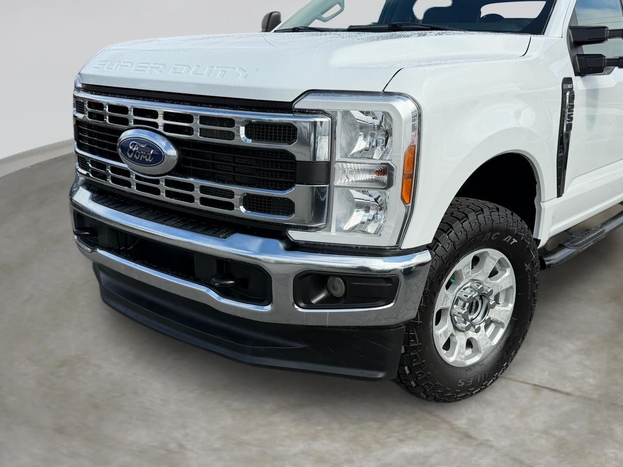 Ford F-250 SD FX4 Crew Cab Long Bed 4WD 2024