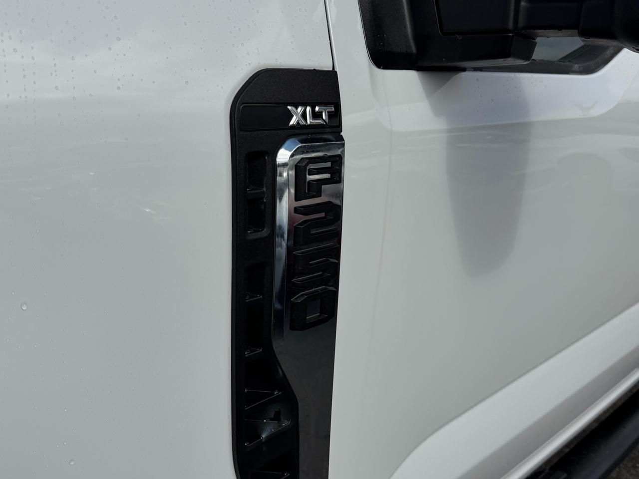 Ford F-250 SD FX4 Crew Cab Long Bed 4WD 2024