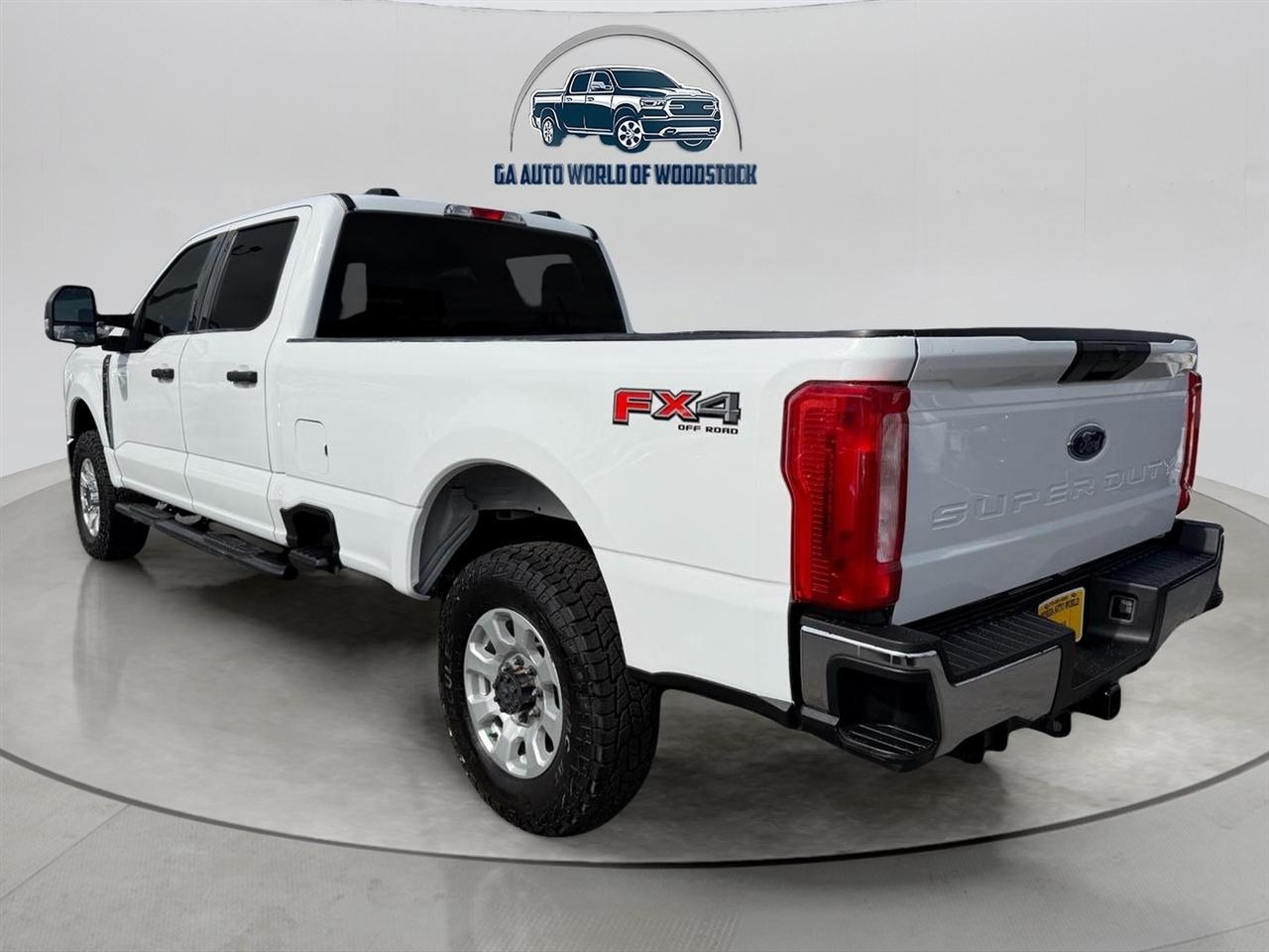 Ford F-250 SD FX4 Crew Cab Long Bed 4WD 2024